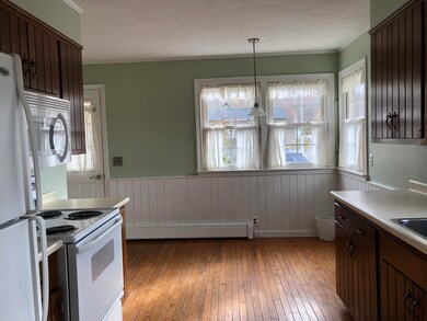 eat in kitchen area