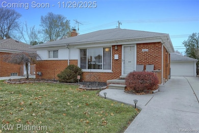 24824 Raven Ave, Eastpointe, MI 48021 - photo 3