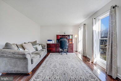 9807 Fendale Ln, Fredericksburg, VA 22408 - photo 7