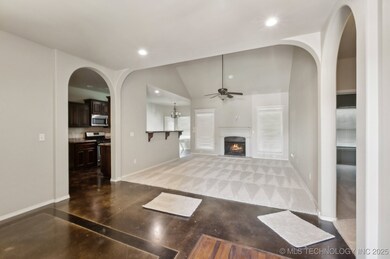 1905 W Canton Ct, Broken Arrow, OK 74012 - photo 4