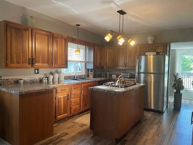 401 W Indiana Ave, Nappanee, IN 46550 - photo 4