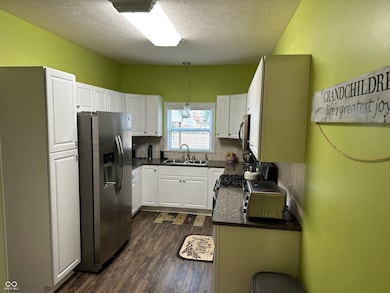 717 N Cherry St, Ladoga, IN 47954 - photo 5