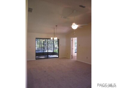 LIVING RM (2)