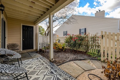 10205B Ashbrooke Ct unit 30, Oakton, VA 22124 - photo 7