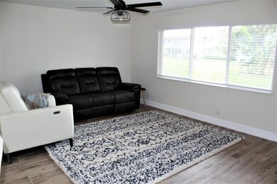 221 Norwich J, West Palm Beach, FL 33417 - photo 4