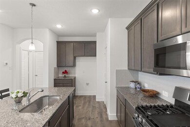 1400 Avocado Ln, Gainesville, TX 76240 - photo 6