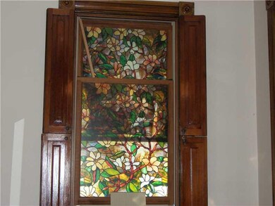 Entry/Foyer.