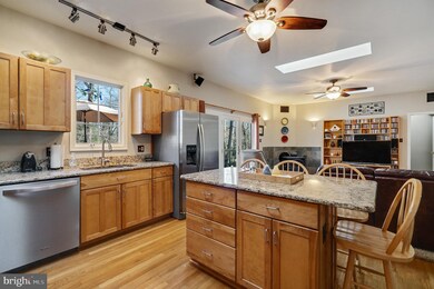 9000 Littleton St, Fairfax, VA 22032 - photo 4