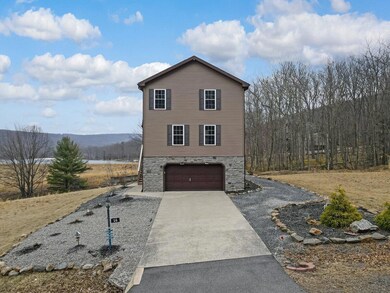 16 Delaware Dr W, Hazleton, PA 18202 - photo 4