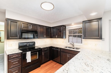 10115 Fox Chase Dr, Loveland, OH 45140 - photo 4