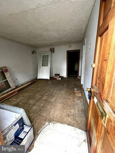 437 Mechanic St, Hagerstown, MD 21740 - photo 2