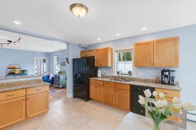 21 Collins St, Newburyport, MA 01950 - photo 5