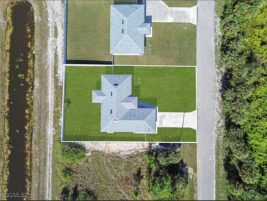 528 Redwood Ave S, Lehigh Acres, FL 33974 - photo 6