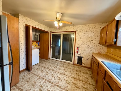 1105 Prairie View Dr, Rantoul, IL 61866 - photo 5