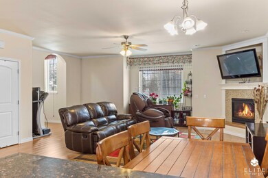 Living Room & Dinning