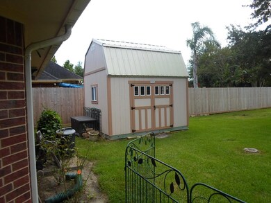 702 Live Oak Ave, Bay City, TX 77414 - photo 3