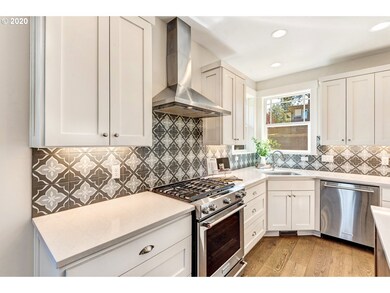 1694 NW Fields St, Bend, OR 97703 - photo 5