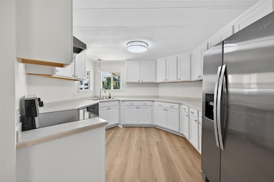 Full  Remodeled Kitchen, Stone Countertops, New Cabinets, Appliances, Floors, EVERYTHING!!