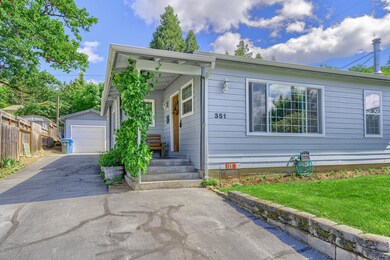 351 N 5th Ave, Gold Hill, OR 97525 - photo 3