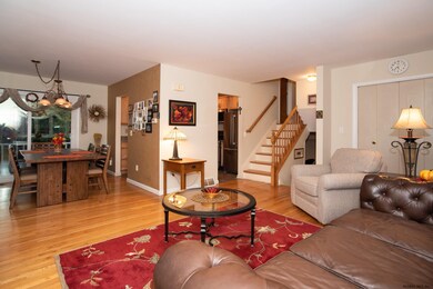 19 Chestnut Ct, Rensselaer, NY 12144 - photo 6