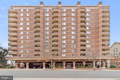 The Williamsburg unit PH18, Arlington, VA 22201 - photo 2