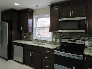 308 Chestnut St, Freemansburg, PA 18017 - photo 3