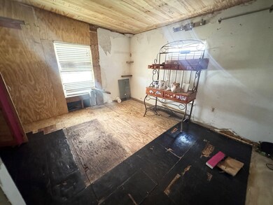 844 W Wilson Ave, Aransas Pass, TX 78336 - photo 2