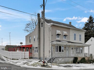 31 Ann St, Pottsville, PA 17901 - photo 2