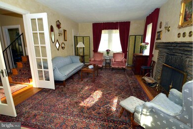 11 Holmehurst Ave, Catonsville, MD 21228 - photo 4