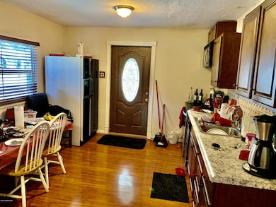 Kitchen/dining