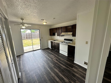 942 Meadowlark Cir, Granbury, TX 76049 - photo 3