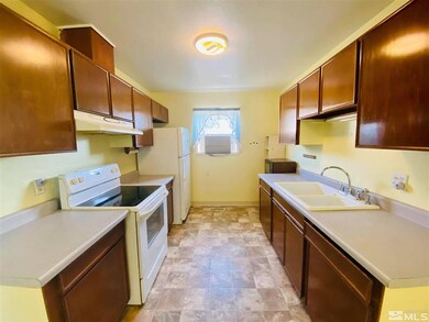 460 Mcclure Cir, Sparks, NV 89431 - photo 4