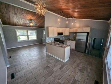 802 N Glenwood Ave, Griffith, IN 46319 - photo 2