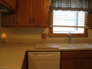 58 Hopewell Dr, Struthers, OH 44471 - photo 6