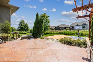 9524 Wickham Dr, Johnston, IA 50131 - photo 6