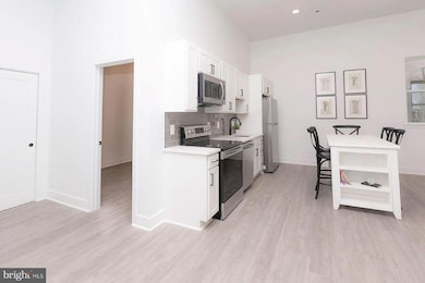 211 Saint Paul St unit 504, Baltimore, MD 21202 - photo 5