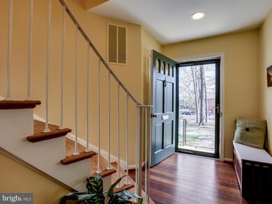 8430 Grenoble Ct, Springfield, VA 22152 - photo 4