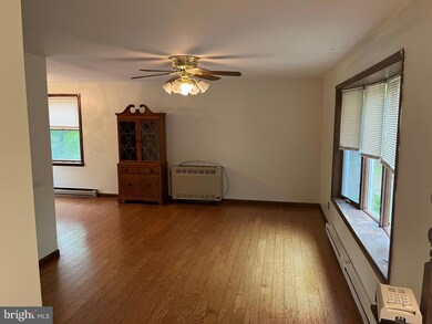 1049 Dicks Hollow Rd, Winchester, VA 22603 - photo 4