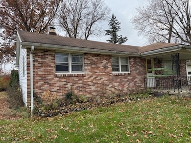 1913 Country Club Ave, Youngstown, OH 44514 - photo 2