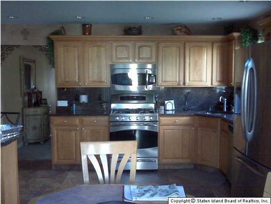 65 Salamander Ct, Staten Island, NY 10309 - photo 5