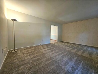 4554 Cairo Dr, Whitehall, PA 18052 - photo 3