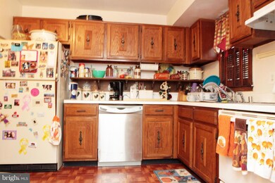 514 Tanglewood Dr, Sykesville, MD 21784 - photo 6