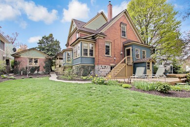 Exterior Pic_Page_07