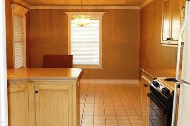 Kgspte kitchen to breakfast area