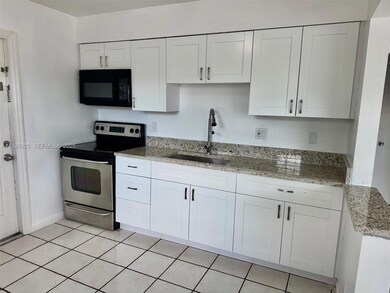 718 SW 7th St, Hallandale Beach, FL 33009 - photo 2