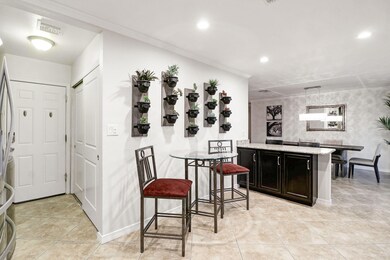 Eat-In Kitchen