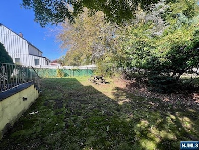 195 River Ln, New Milford, NJ 07646 - photo 3