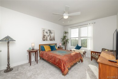  Beautiful natural light with a view of the river