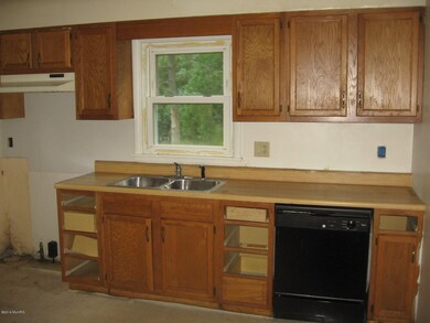 4420 E Halbert016