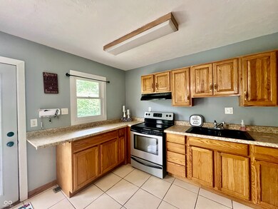 2833 Desoto Way, Columbus, IN 47203 - photo 2